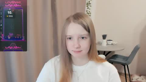 Snapshot of alisha_ley chatting on 10-12-25, 06:01 Alya online show from 10-12-25, 06:01