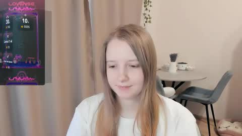 Snapshot of alisha_ley chatting on 10-15-25, 11:54 Alya online show from 10-15-25, 11:54