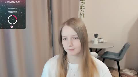 Snapshot of alisha_ley chatting on 10-27-25, 05:44 Alya online show from 10-27-25, 05:44