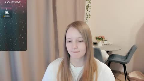 Snapshot of alisha_ley chatting on 12-13-25, 07:53 Alya online show from 12-13-25, 07:53