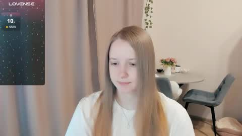 Snapshot of alisha_ley chatting on 12-14-25, 01:38 Alya online show from 12-14-25, 01:38