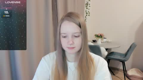 Snapshot of alisha_ley chatting on 12-17-25, 01:06 Alya online show from 12-17-25, 01:06