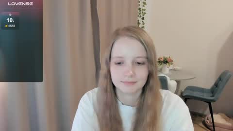 Snapshot of alisha_ley chatting on 06-27-26, 05:29 Alya online show from 06-27-26, 05:29