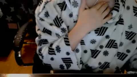 Snapshot of alisia18 chatting on 01-09-26, 01:47 Alisa online show from 01-09-26, 01:47