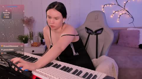 Snapshot of alisia_mars chatting on 01-15-25, 10:17 Alisia online show from 01-15-25, 10:17