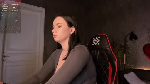 Snapshot of alisia_mars chatting on 03-07-25, 12:04 Alisia online show from 03-07-25, 12:04