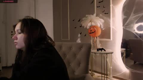 Snapshot of alisia_mars chatting on 10-22-25, 09:20 Alisia online show from 10-22-25, 09:20