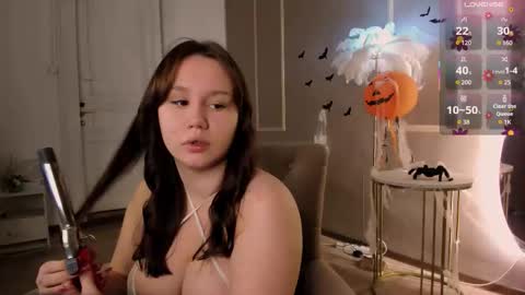 Snapshot of alisia_mars chatting on 10-24-25, 09:28 Alisia online show from 10-24-25, 09:28