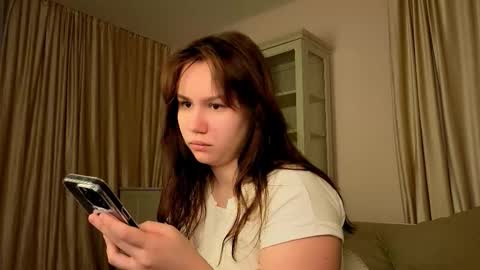 Snapshot of alisia_mars chatting on 11-13-25, 08:13 Alisia online show from 11-13-25, 08:13