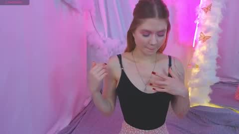 Alisia online show from 10-28-25, 03:47