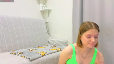Snapshot of alisia_spinnet chatting on 04-13-26, 03:17 Alisia online show from 04-13-26, 03:17