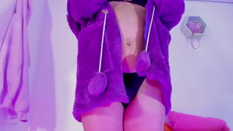 Alisia online show from 01-07-25, 05:01