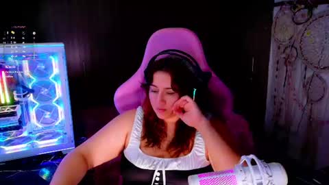 Snapshot of alison_gamer chatting on 07-04-26, 04:46 Alison online show from 07-04-26, 04:46