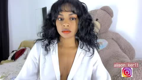 Snapshot of alison_ker chatting on 02-09-25, 06:43 Sofias house online show from 02-09-25, 06:43