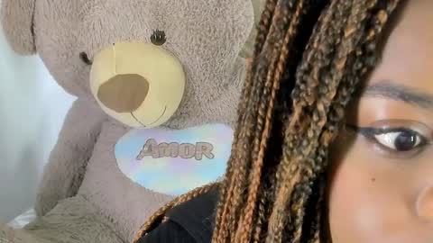 Snapshot of alison_ker chatting on 09-23-25, 10:29 Sofias house online show from 09-23-25, 10:29