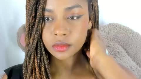 Snapshot of alison_ker chatting on 09-25-25, 01:53 Sofias house online show from 09-25-25, 01:53