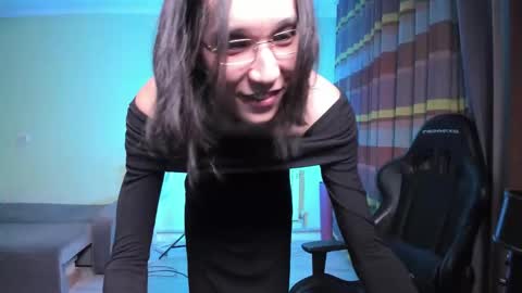 Alison online show from 02-15-26, 07:43