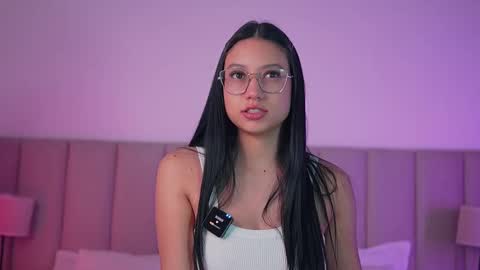 Snapshot of alison_miller9 chatting on 09-30-25, 04:17 Alison online show from 09-30-25, 04:17