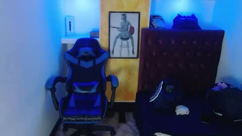 Snapshot of alison_moon7 chatting on 09-19-25, 12:28 ALISON MOON online show from 09-19-25, 12:28