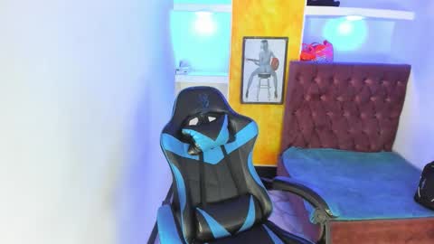 Snapshot of alison_moon7 chatting on 11-26-25, 12:17 ALISON MOON online show from 11-26-25, 12:17