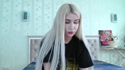 Snapshot of alison_moonlight chatting on 05-11-26, 11:05 Alison online show from 05-11-26, 11:05