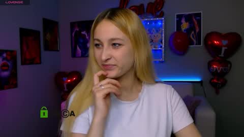 Snapshot of alison_purr chatting on 02-25-26, 10:36 alison_purr online show from 02-25-26, 10:36