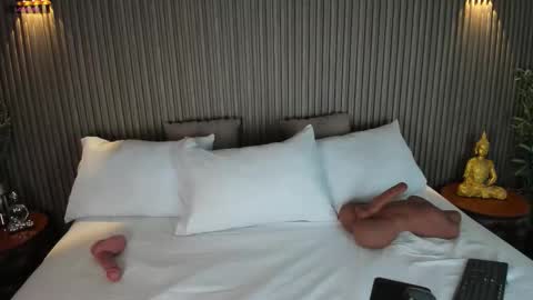 Snapshot of alisonbeckerr_ chatting on 11-12-25, 05:02 Alison online show from 11-12-25, 05:02