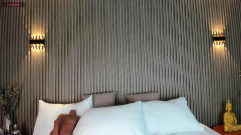 Snapshot of alisonbeckerr_ chatting on 11-18-25, 05:06 Alison online show from 11-18-25, 05:06