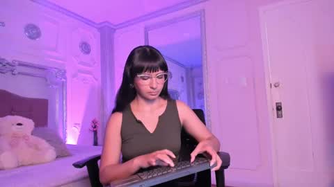 Alison Fishert online show from 02-05-25, 11:44