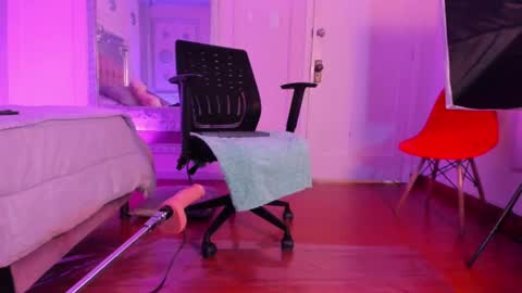 Alison Fishert online show from 02-27-25, 02:54