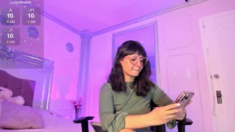 Alison Fishert online show from 10-25-25, 03:18