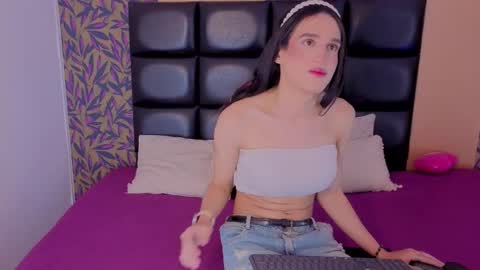 Alison  online show from 12-18-25, 08:37