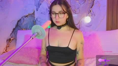 Mia online show from 04-11-26, 08:35