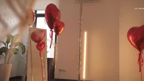 Snapshot of alissa_wxw chatting on 02-14-25, 01:18 Alissa online show from 02-14-25, 01:18