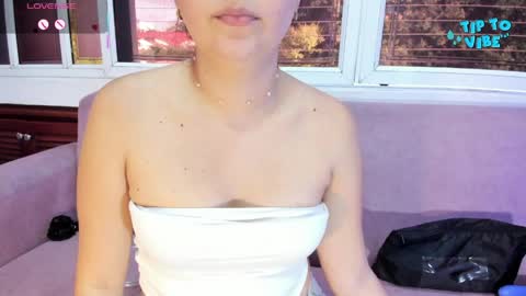 Snapshot of alissajoness chatting on 05-20-26, 11:49 Alissa online show from 05-20-26, 11:49
