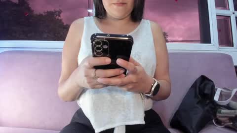 Snapshot of alissajoness chatting on 05-31-26, 12:01 Alissa online show from 05-31-26, 12:01
