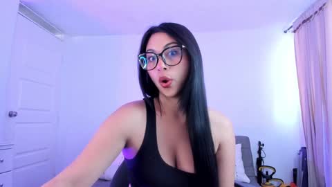 Snapshot of alissia_viera chatting on 01-12-25, 12:12 iraide online show from 01-12-25, 12:12