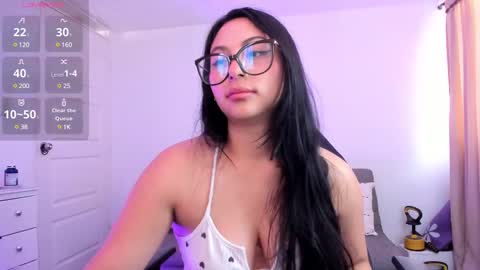 Snapshot of alissia_viera chatting on 02-19-25, 12:55 iraide online show from 02-19-25, 12:55