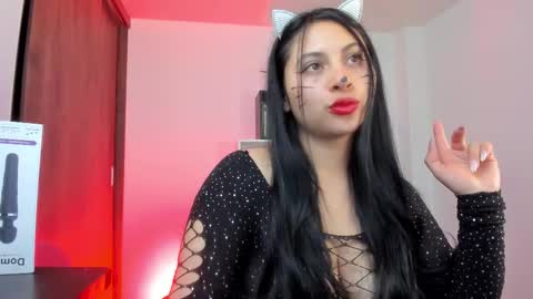 Snapshot of alissia_viera chatting on 10-31-25, 06:09 iraide online show from 10-31-25, 06:09