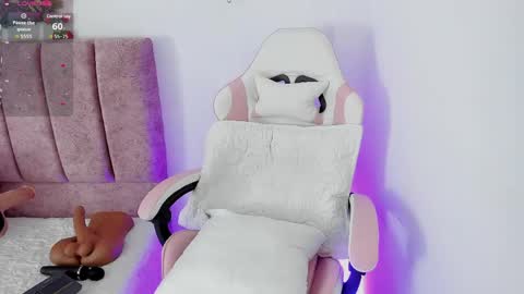 Snapshot of alisson_boobs_ chatting on 05-22-26, 10:37 Alisson online show from 05-22-26, 10:37