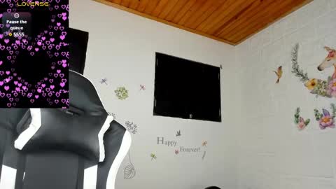 Snapshot of alisson_hoffman05 chatting on 02-14-25, 03:05 Alisson hoffman05 online show from 02-14-25, 03:05