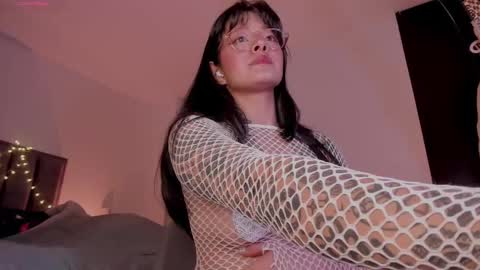    online show from 11-06-25, 02:34