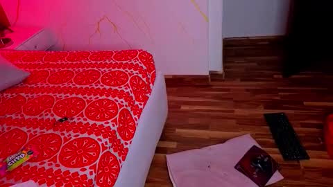 Snapshot of alissoncole_ chatting on 01-17-26, 08:23 Alisson online show from 01-17-26, 08:23