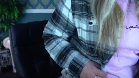 alissyagrayy online show from 04-21-26, 05:58