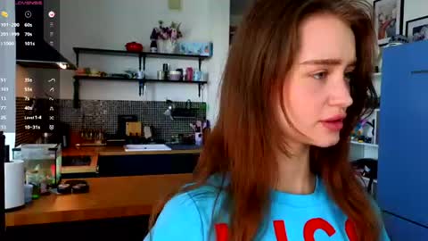 Alivia    online show from 06-13-26, 08:34