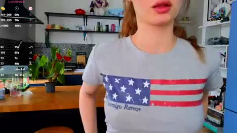 Alivia    online show from 06-16-26, 08:39