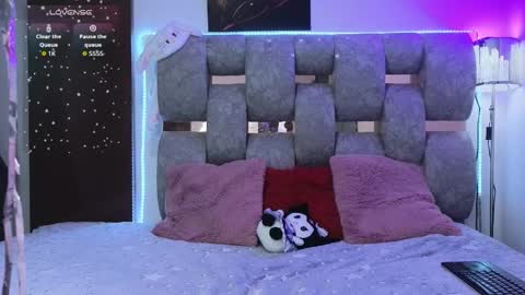 alix_kitty_ online show from 03-28-26, 10:20