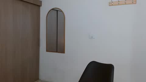 Snapshot of alixmartin1 chatting on 11-15-25, 03:08 alix online show from 11-15-25, 03:08