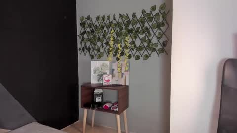 alixon online show from 02-21-25, 01:00