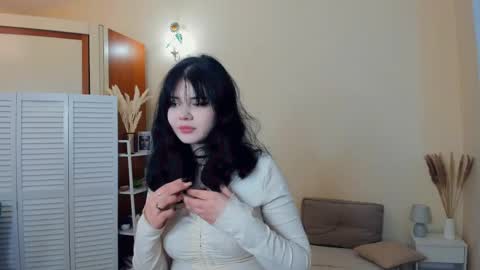 Snapshot of alixypunter chatting on 05-14-26, 07:48 Emily online show from 05-14-26, 07:48